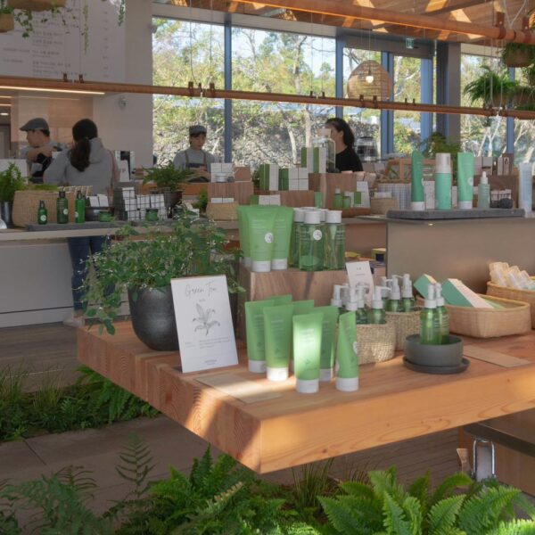 Clean Beauty: The Revolution of Vegan Cosmetics and Refillable Packaging